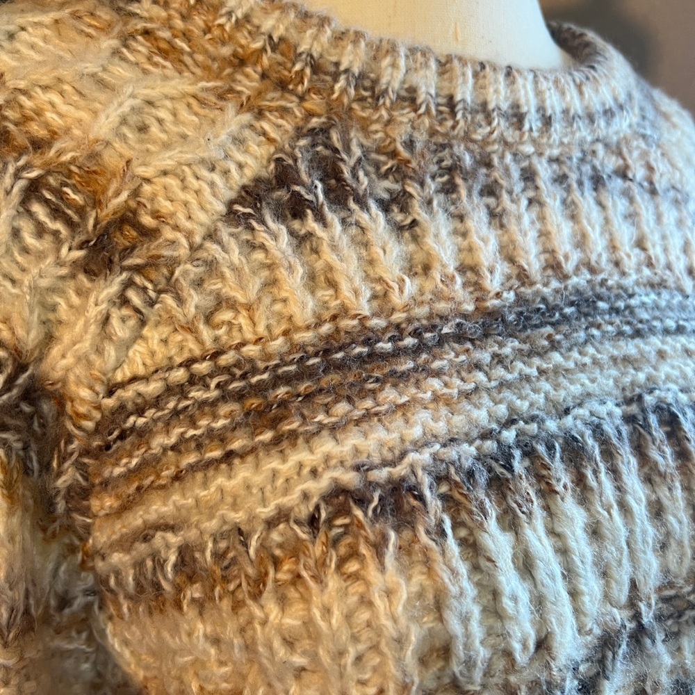 Chunky Universal Thread Sweater - Picture 4 of 5